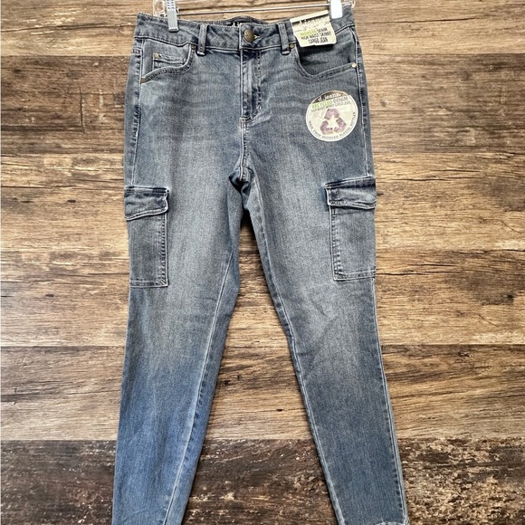 D. Jeans Recycled Denim High Waisted Skinny Cargo Jeans - Picture 1 of 11